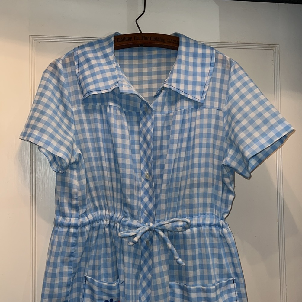 Vintage cotton poly house dress blue white checkered embroidered flowers - Picture 2 of 8